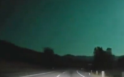 VIDEO: Meteor rozzářil zeleně oblohu nad Tureckem, podívej se na fascinující záběry