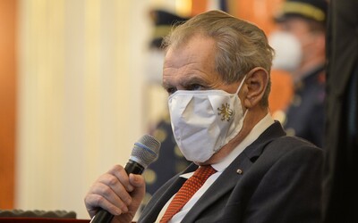 VIDEO: Miloš Zeman odmítl podat ruku autorovi hry Ovčáček čtveráček při jmenování nových rektorů vysokých škol
