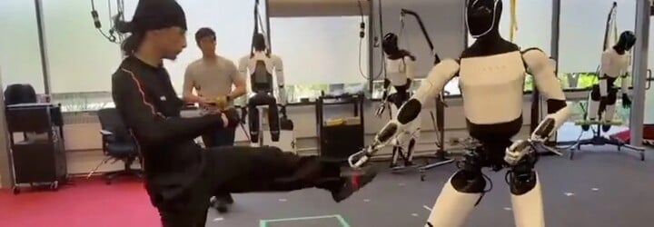 VIDEO: Musk ukázal, ako sa jeho AI robot učí kung-fu. Optimus predviedol pôsobivé údery