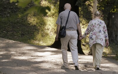 VIDEO: Muž s Alzheimerovou chorobou napsal píseň, aby si zapamatoval lásku ke své ženě