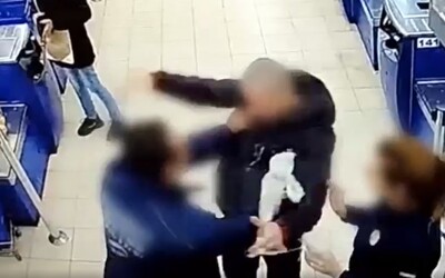 VIDEO: Muž sa v Tescu opil a napadol zamestnancov. Takýto koniec však určite nečakal