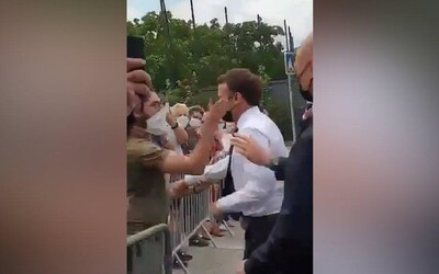VIDEO: Muž z davu vylepil Emmanuelovi Macronovi facku