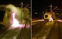 VIDEO: Na hraniciach s Rakúskom zastavili horiacu lokomotívu bez rušňovodiča. Voľne sa rútila niekoľko kilometrov