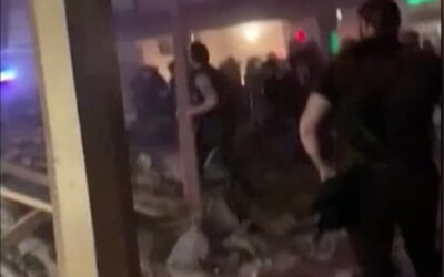 VIDEO: Na účastníkov metalového koncertu padla strecha. Ničivé tornáda zasiahli viaceré štáty USA