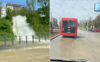 VIDEO: Neďaleko centra Bratislavy prasklo vodovodné potrubie, zaplavuje okolie