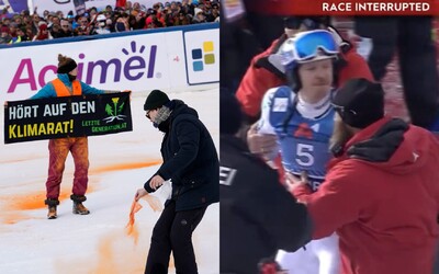 VIDEO: Nórsky lyžiar im chcel jednu natiahnuť. Aktivisti rozsypali piesok a farbu v cieli Svetového pohára alpského lyžovania