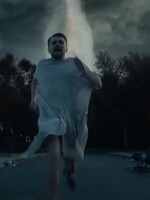 VIDEO: Nová nekorektní komediální série míří na Netflix. Bude pěkně temná a zvrácená