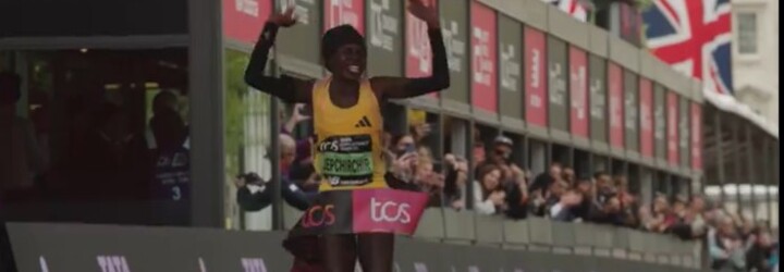 VIDEO: Nový světový rekord v ženském závodě! Nejrychlejší žena z Keni se zapsala do historie