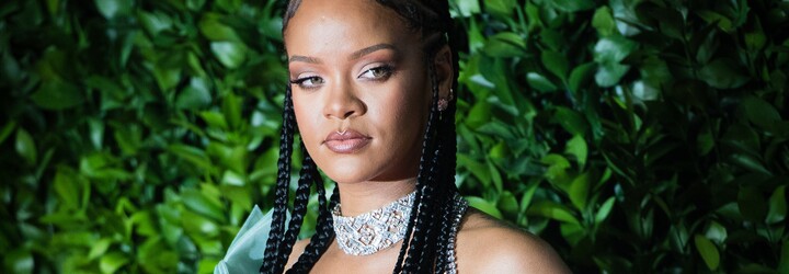 VIDEO: Očarujúca Rihanna ovládla reklamu na luxusné cestovné kufre. Sekundujú jej Roger Federer aj LeBron James 