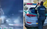 VIDEO: Opitý Ukrajinec v Trnave vletel ako šialenec pred policajné auto, ktoré takmer zramoval. Hneď nato nafúkal 1,5 promile