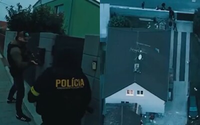 VIDEO: Policajti rozbili drogový biznis v Bratislave. So zbraňami nabehli do domu obvinených