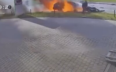 VIDEO: Policejní BMW 540i se při honičce střetlo s jiným autem. Po nehodě začalo ihned hořet