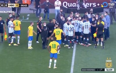 VIDEO: Polícia zadržala 4 futbalistov Argentíny počas zápasu s Brazíliou za nedodržanie protikoronavírusových opatrení