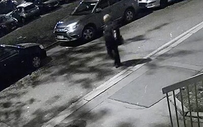 VIDEO: Policie hledá svědka, který prošel okolo těla mrtvé dívky v Praze. Ani se nezastavil 