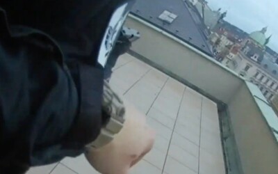 VIDEO: Policie zveřejnila autentické video přímo ze zásahu na fakultě