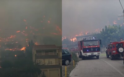 VIDEO: Pri chorvátskom Splite vypukol po údere blesku masívny požiar. Plamene sa v noci nachádzali 15 metrov od budov