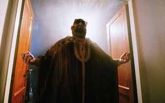 VIDEO: Řezníkův nový film Na plech má venku první trailer. Čeká tě příjemně „rodinný film“