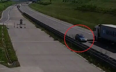 VIDEO: Řidič jel po dálnici D1 v protisměru, minul se i s kamionem. Policie po něm pátrá