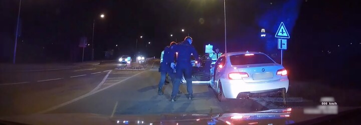 VIDEO: Řidič ujížděl policii v Olomouci rychlostí přes 250 km/h. Hlídce nezastavil, prý si jí nevšiml