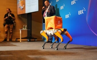 VIDEO: Robotické psy u našich susedov robia donášku jedla. Poľská firma testuje novú technológiu