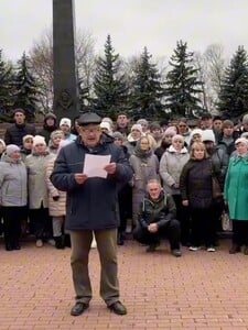 VIDEO: Rusi žiadajú Putina o ukončenie vojny. Zastavte túto prekliatu vojnu, vyžiadala životy mnohých nevinných, odkazujú