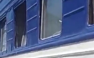 VIDEO: Rusko útočilo na civilné ciele. Zasiahli osobný vlak, školy a nemocnice