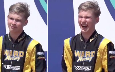 VIDEO: Ruský juniorský jezdec hajloval na stupních vítězů. Ukrajinský soupeř to nenechal bez reakce