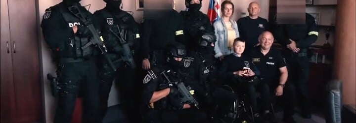 VIDEO: Samko bojuje so zákernou chorobou. Policajti si preňho pripravili nezabudnuteľný deň