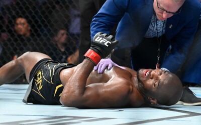 VIDEO: Šampion UFC dostal brutální knock-out kopem do hlavy