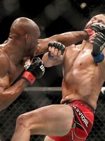 VIDEO: Šampion UFC zvítězil díky brutálnímu KO. Podívej se, jak tvrdě vypnul svého soupeře