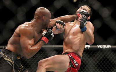 VIDEO: Šampión UFC zvíťazil vďaka brutálnemu KO. Sleduj, ako tvrdo vypol svojho súpera