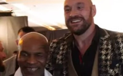 VIDEO: Sleduj stret dvoch legiend pred boxerským zápasom roka o najtvrdšieho muža na svete