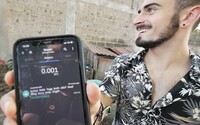 VIDEO: Slovenský youtuber ti ukáže krajinu, kde kúpiš (skoro) všetko za bitcoin. Aj babičkám zaplatíš kryptomenou