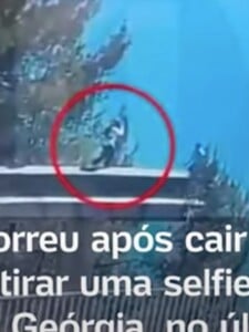 VIDEO: Smrť v priamom prenose. Influencerka sa zrútila z výšky 50 metrov po tom, čo si chcela urobiť selfie