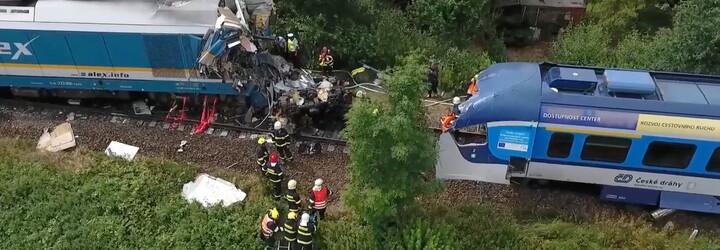 VIDEO: Srážka vlaků na Domažlicku z ptačího pohledu. Jde o největší nehodu od loňské srážky vlaků u Perninku