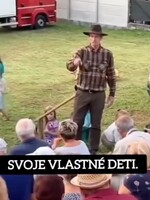 VIDEO: Štefan Kuffa prerušil divadelné predstavenie. Divákom určoval, pre koho je vhodné a kto by mal zostať sedieť v hľadisku