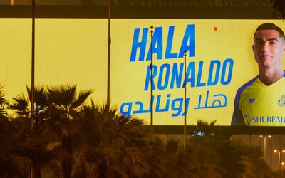 VIDEO: Takto privítali fanúšikovia Cristiana Ronalda v klube Al-Nassr. V utorok ho oficiálne predstavili v Saudskej Arábii 