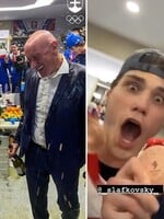 VIDEO: Takto slovenskí hokejisti oslávili bronz v kabíne. Šampanským zmáčali trénera Ramsayho a skákali pri tradičných ľudovkách