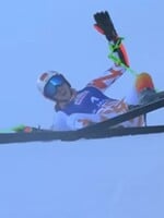 VIDEO: Takto vyzeral pád Petry Vlhovej. Vytočilo jej nohu a priľahla si vnútornú lyžu, v Jasnej zavládlo hrobové ticho