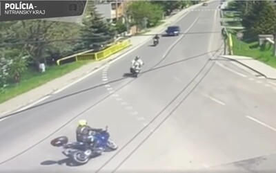 VIDEO: Tragická zrážka motorkárov v Topoľčanoch. 75-ročný muž zrejme nedal prednosť, zraneniam podľahol