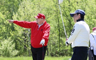 VIDEO: Trump a jeho „zázračný“ švih. Záběry ze Skotska ukazují, jak podvádí při golfu