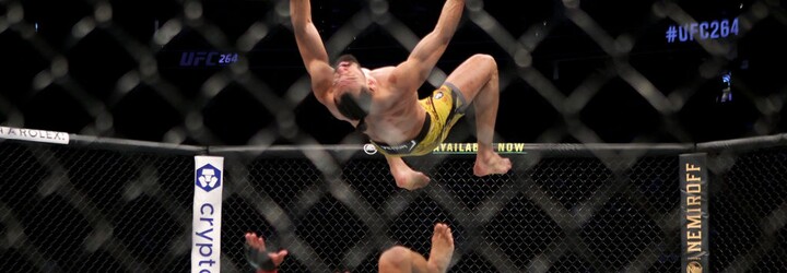 VIDEO: UFC bojovník šokoval diváky, na svého soupeře skočil salto