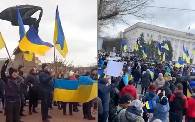 VIDEO: Ukrajinci protestovali v Ruskom okupovaných mestách na východe. Odmietajú humanitárnu pomoc Kremľa