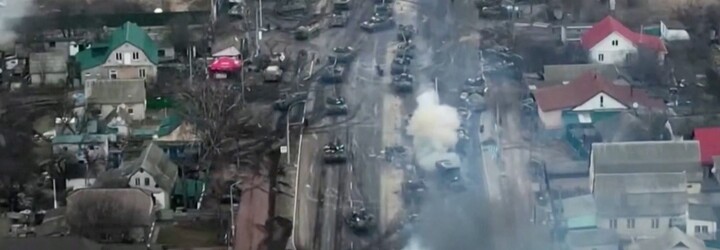 VIDEO: Ukrajinci rozstříleli ruské tanky na předměstí města Kyjiv
