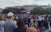 VIDEO: V Bratislave aktuálne demonštrujú tisíce ľudí. Gröhling chce na 17. novembra zvolať generálny štrajk