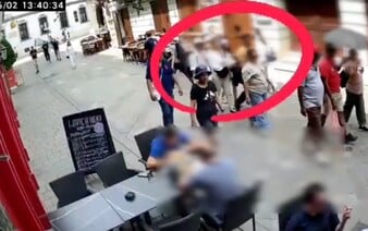 VIDEO: V Bratislave zasahovali policajti v civile. Zadržali trojicu zahraničných zlodejov