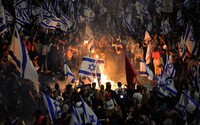VIDEO: V Izraeli v noci protestovaly statisíce lidí, univerzity stávkují