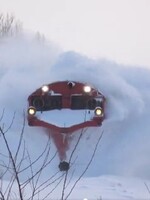 VIDEO: V Japonsku extrémne sneží. V niektorých častiach napadlo cez 3 metre snehu