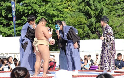 VIDEO: V Japonsku se opět pořádá „sumo plačících dětí“. Podívej se, jak vypadá