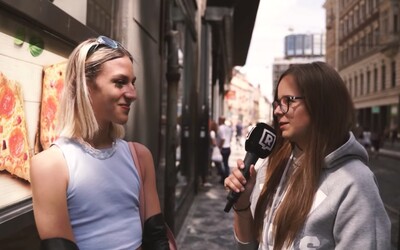VIDEO: V Praze jsme zjišťovali, jaké tenisky lidé nosí a kolik za ně utratili (Anketa)